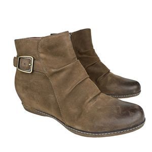 Dansko Lia Burnished Nubuck Leather Wedge Boots Brown Sz 39 US 8.5-9 NO INSOLES